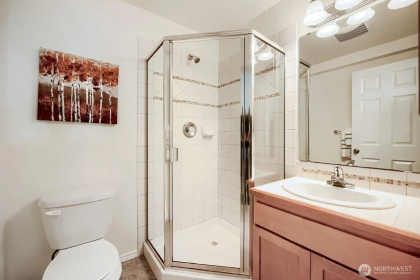 Property photo for 11212 Greenwood Avenue N #b, Seattle photo 5