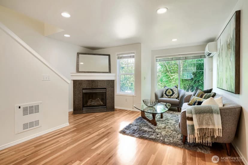 Property photo for 11212 Greenwood Avenue N #b, Seattle photo 11
