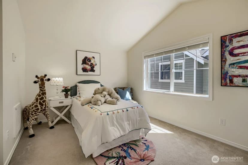 Property photo for 11212 Greenwood Avenue N #b, Seattle photo 12