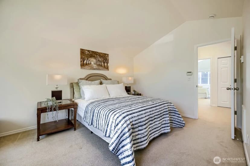 Property photo for 11212 Greenwood Avenue N #b, Seattle photo 14
