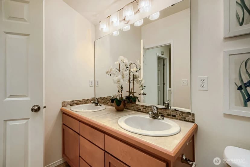 Property photo for 11212 Greenwood Avenue N #b, Seattle photo 16