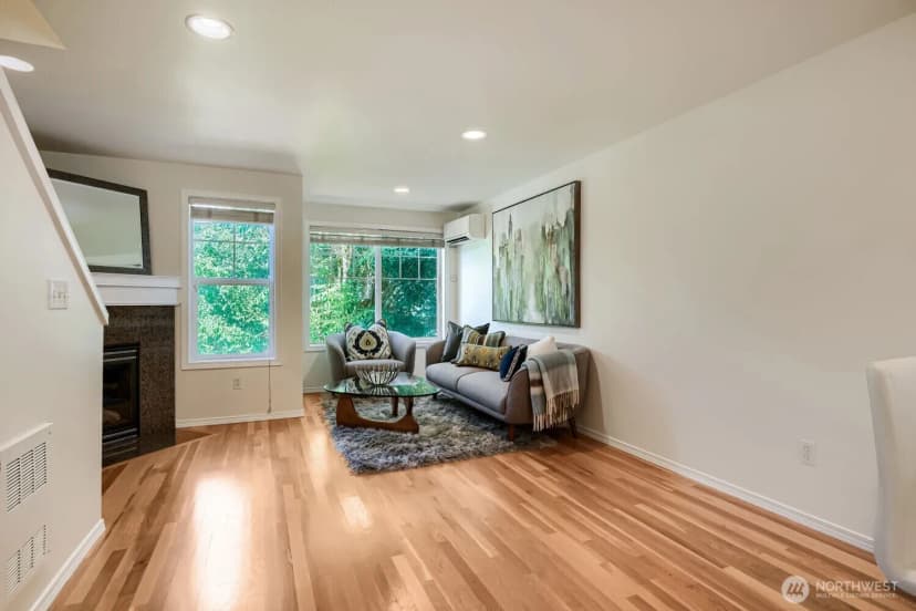 Property photo for 11212 Greenwood Avenue N #b, Seattle photo 9