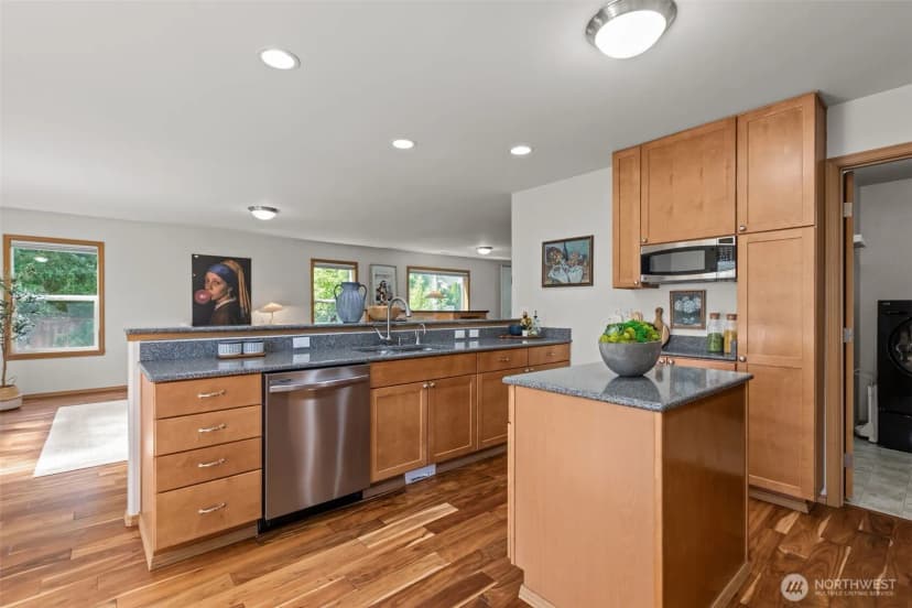 Property photo for 2120 248th Place Se, Sammamish photo 9