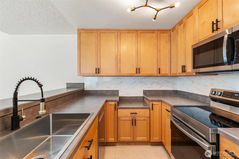 Property photo for 4415 145th Avenue Ne #h6, Bellevue photo 4