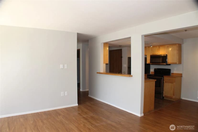 Property photo for 1522 Ne 175th Street #200, Shoreline photo 8