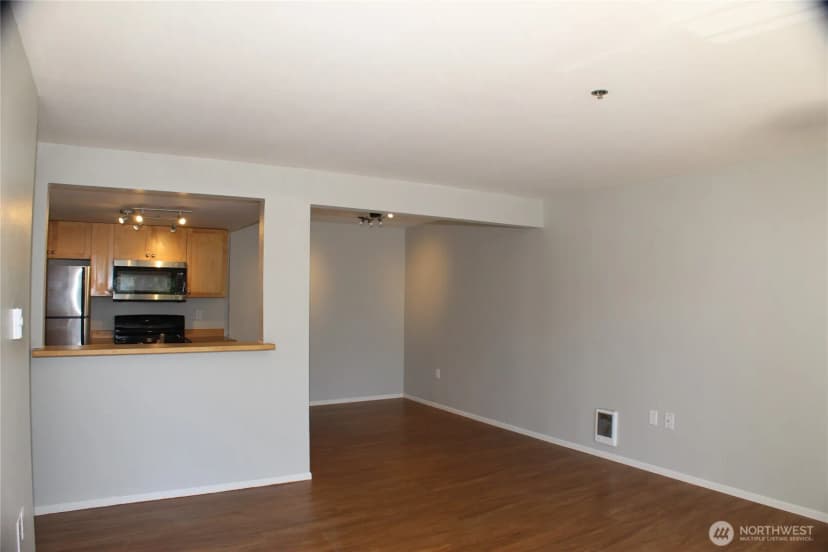 Property photo for 1522 Ne 175th Street #200, Shoreline photo 9