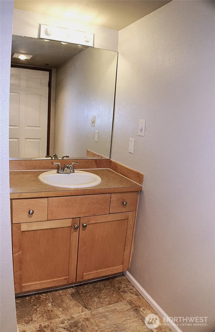 Property photo for 1522 Ne 175th Street #200, Shoreline photo 18