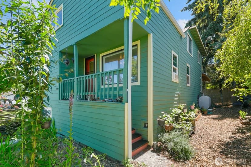 Property photo for 1235 S 101st Street, Seattle