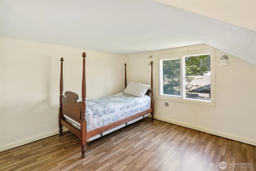 Property photo for 1235 S 101st Street, Seattle photo 17