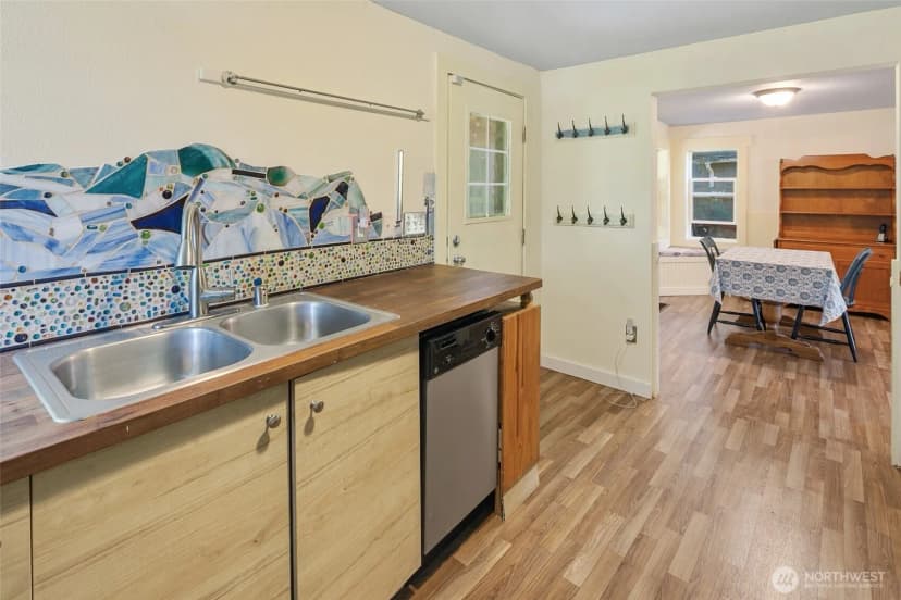 Property photo for 1235 S 101st Street, Seattle photo 9