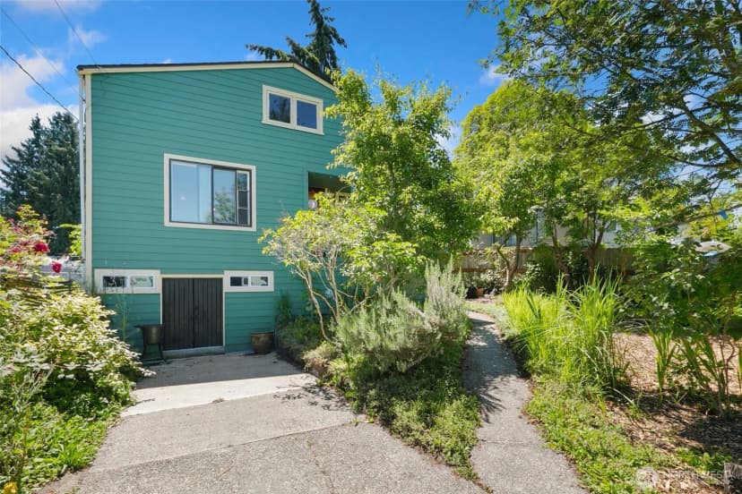 Property photo for 1235 S 101st Street, Seattle photo 2