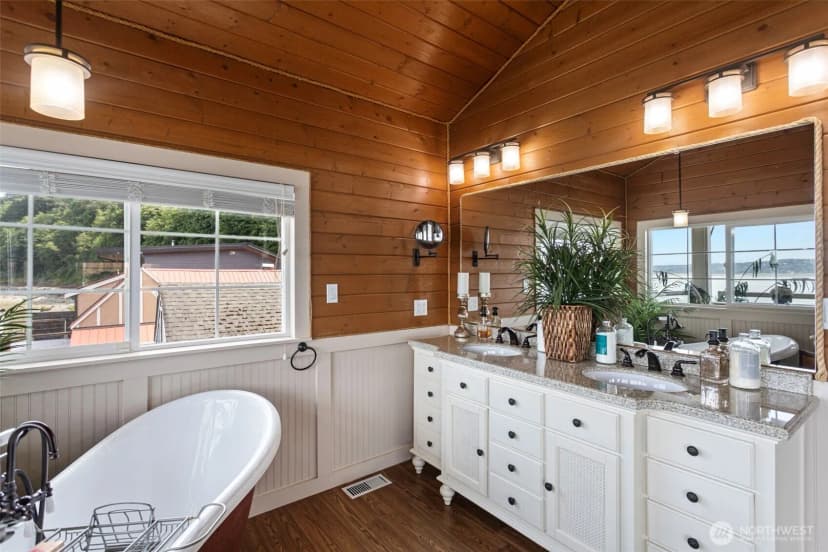 Property photo for 8116 Naketa Beach Walk, Mukilteo photo 26