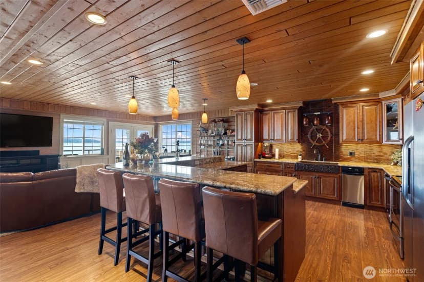 Property photo for 8116 Naketa Beach Walk, Mukilteo photo 6