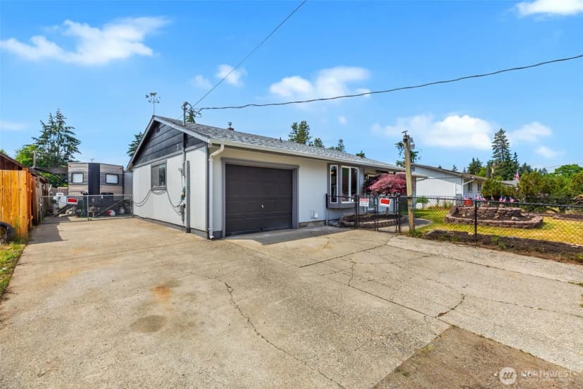 Property photo for 17010 16th Avenue E, Spanaway photo 2