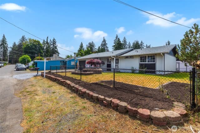 Property photo for 17010 16th Avenue E, Spanaway photo 4