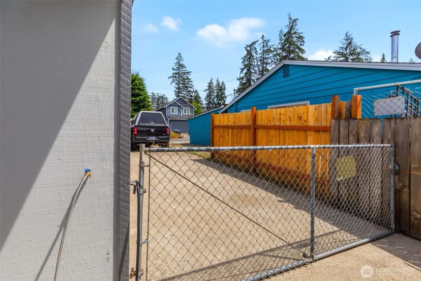 Property photo for 17010 16th Avenue E, Spanaway photo 39