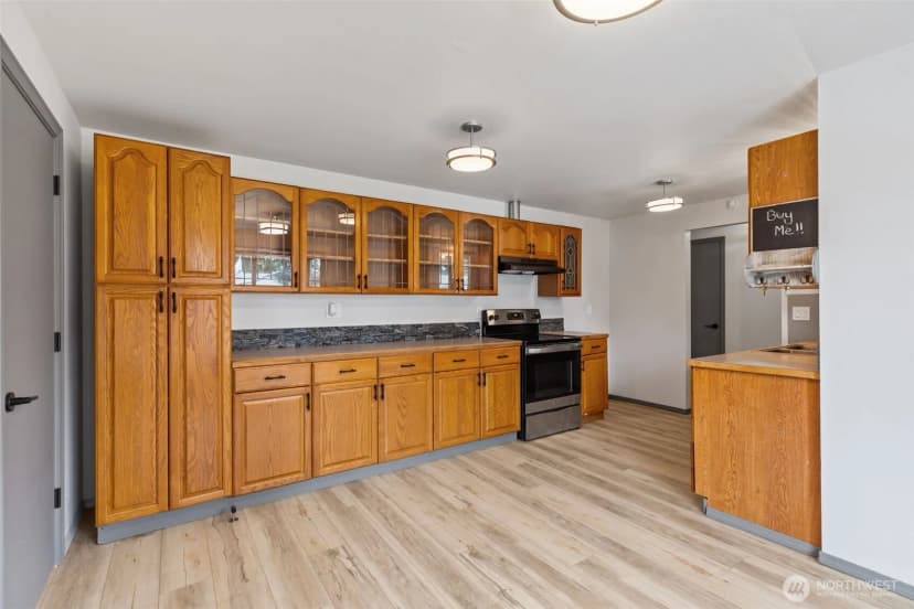 Property photo for 17010 16th Avenue E, Spanaway photo 10