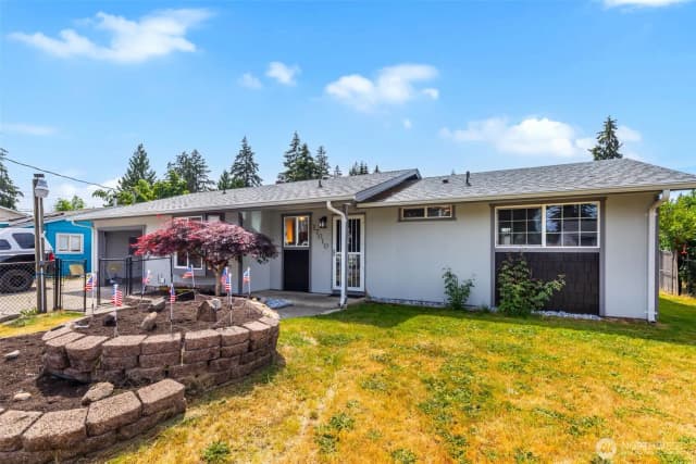 Property photo for 17010 16th Avenue E, Spanaway photo 3