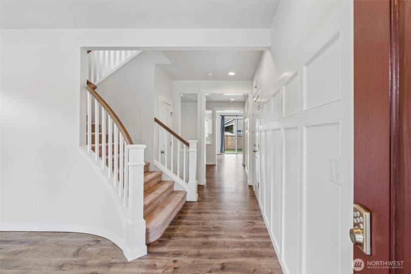 Property photo for 6813 Sweetgum Avenue Ne, Lacey photo 4