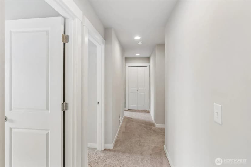 Property photo for 6813 Sweetgum Avenue Ne, Lacey photo 25