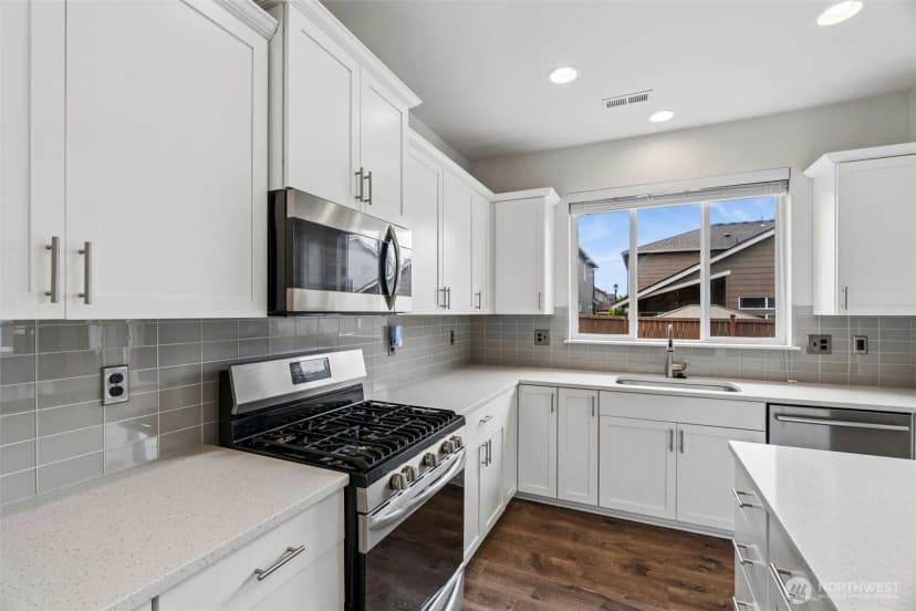 Property photo for 6813 Sweetgum Avenue Ne, Lacey photo 14