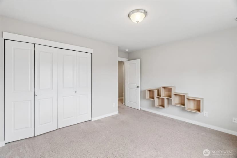 Property photo for 6813 Sweetgum Avenue Ne, Lacey photo 23