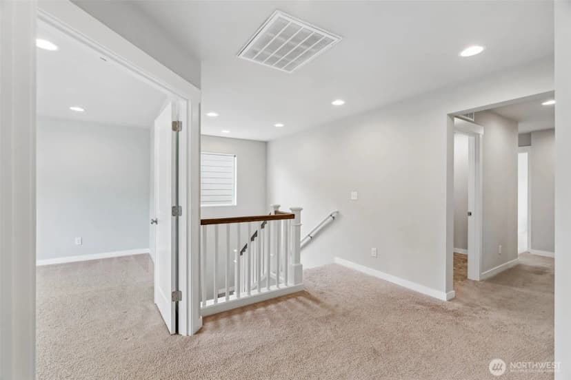 Property photo for 6813 Sweetgum Avenue Ne, Lacey photo 16