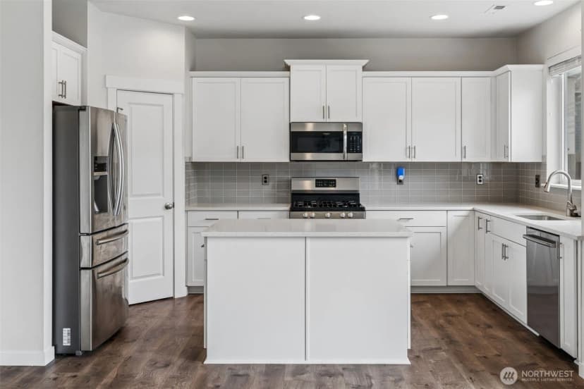 Property photo for 6813 Sweetgum Avenue Ne, Lacey photo 12