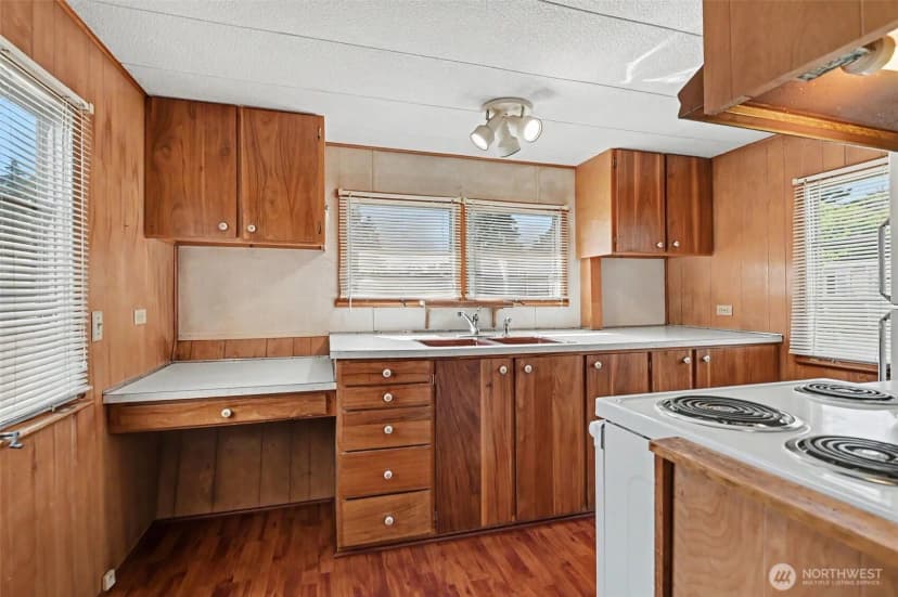 Property photo for 10515 Woodinville Drive #4, Bothell photo 9