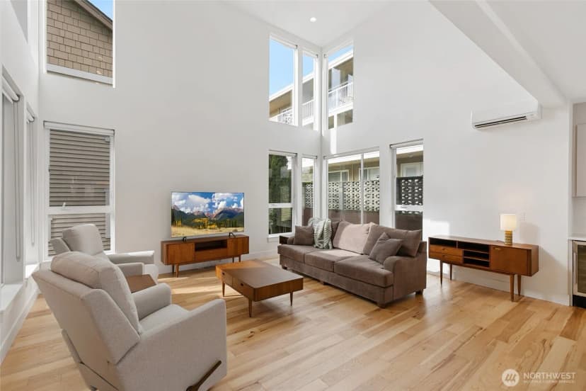 Property photo for 408 Aloha Street, Seattle photo 6