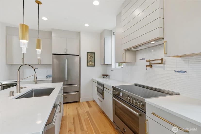 Property photo for 408 Aloha Street, Seattle photo 9