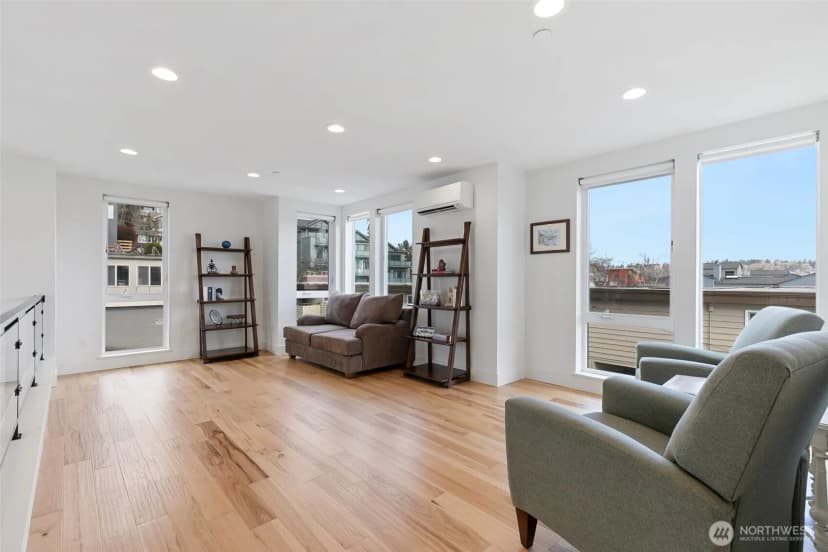Property photo for 408 Aloha Street, Seattle photo 12