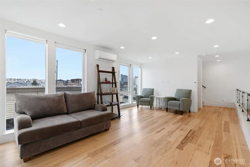Property photo for 408 Aloha Street, Seattle photo 11
