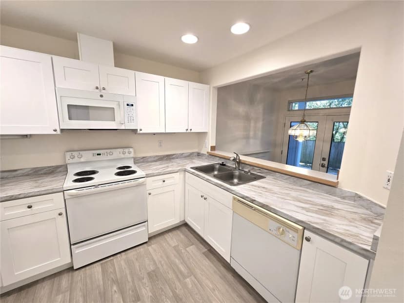 Property photo for 8515 244th Street Sw #a4, Edmonds photo 9