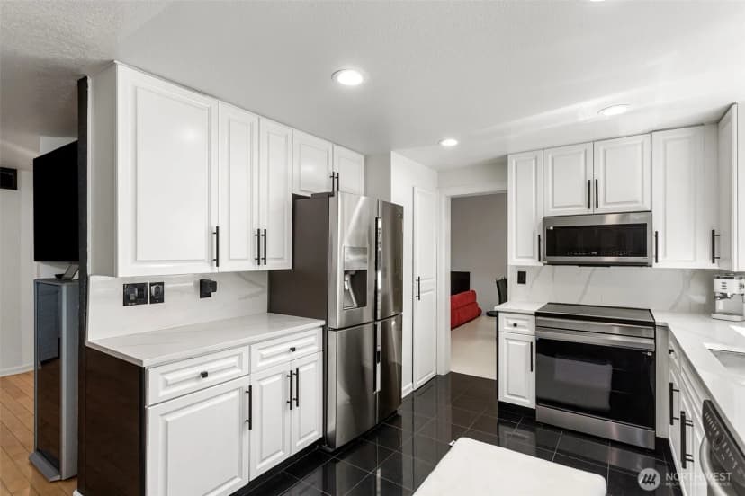 Property photo for 12737 Ne 97th Place, Kirkland photo 13
