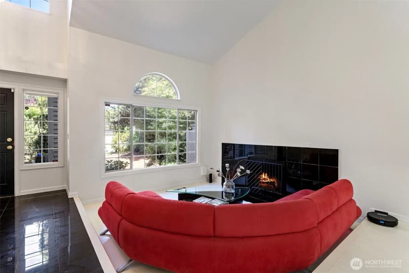 Property photo for 12737 Ne 97th Place, Kirkland photo 8
