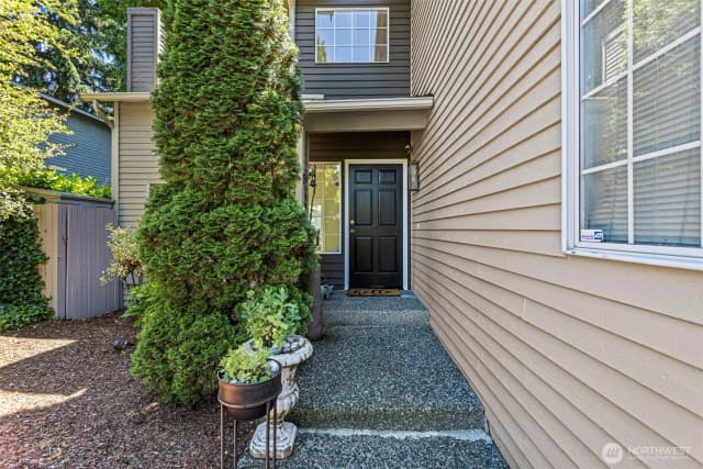 Property photo for 12737 Ne 97th Place, Kirkland photo 5