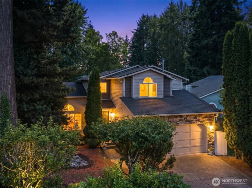 Property photo for 12737 Ne 97th Place, Kirkland photo 2