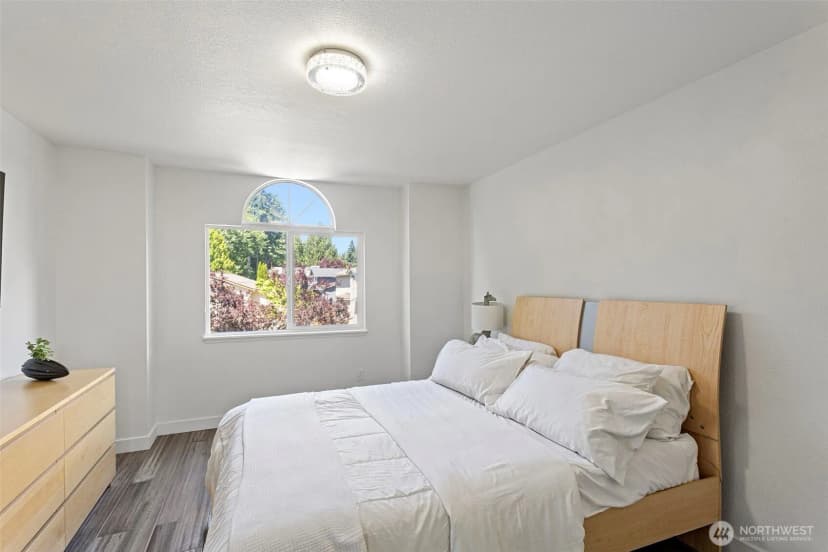 Property photo for 12737 Ne 97th Place, Kirkland photo 22