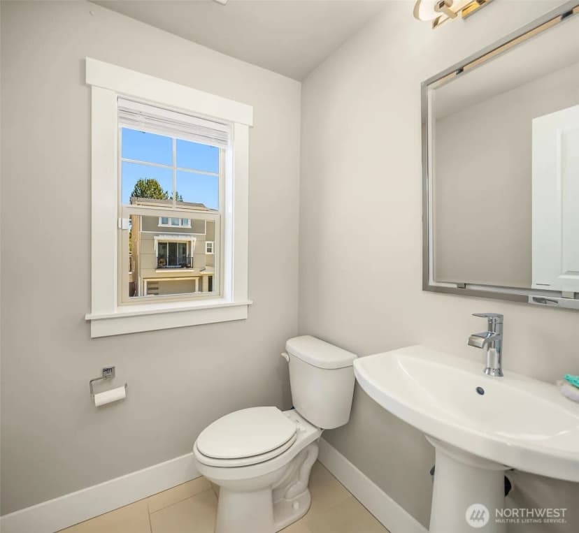 Property photo for 14012 12th Place W, Lynnwood photo 8