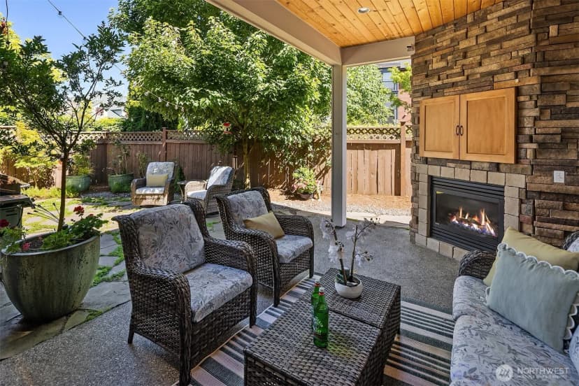 Property photo for 1714 11th Avenue Ne, Issaquah photo 13