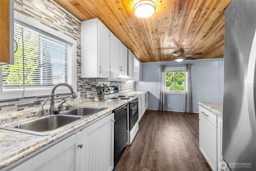 Property photo for 700 Nw Crosby Avenue #74, Oak Harbor photo 16