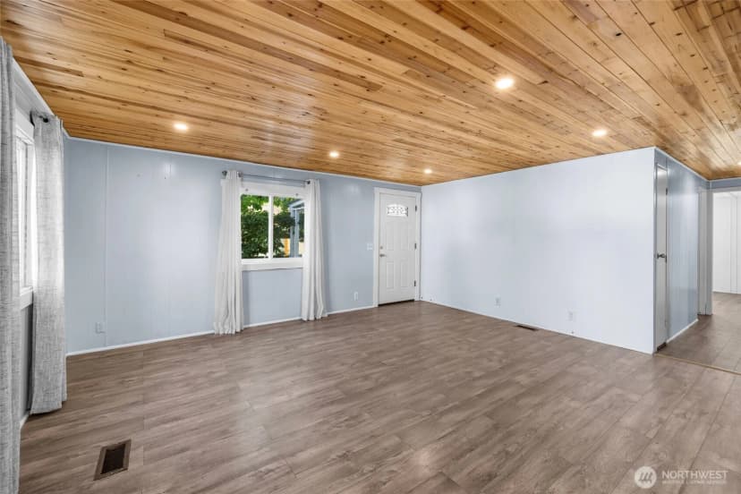 Property photo for 700 Nw Crosby Avenue #74, Oak Harbor photo 10