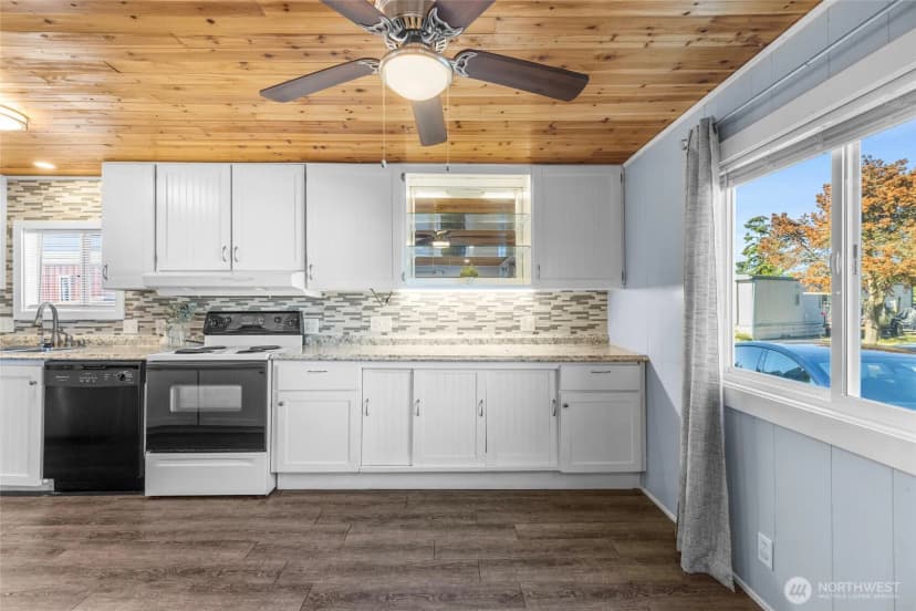 Property photo for 700 Nw Crosby Avenue #74, Oak Harbor photo 18
