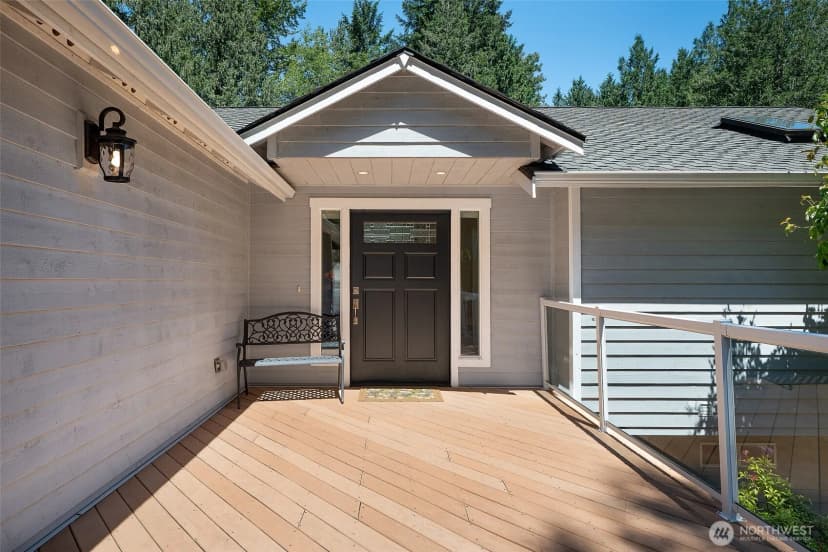 Property photo for 1226 Ne Ballinger Place, Shoreline photo 2