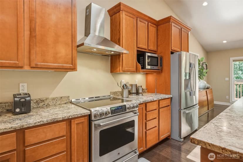 Property photo for 1226 Ne Ballinger Place, Shoreline photo 14