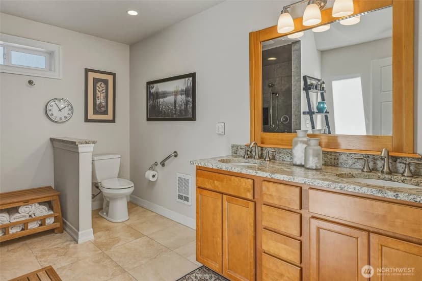 Property photo for 1226 Ne Ballinger Place, Shoreline photo 21