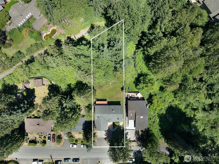 Property photo for 1226 Ne Ballinger Place, Shoreline photo 3