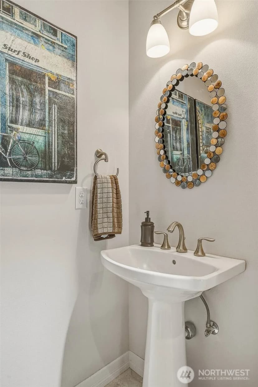 Property photo for 1226 Ne Ballinger Place, Shoreline photo 18