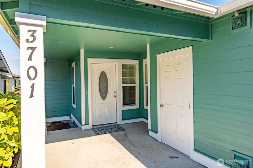 Property photo for 3701 Portage Lane, Anacortes photo 4